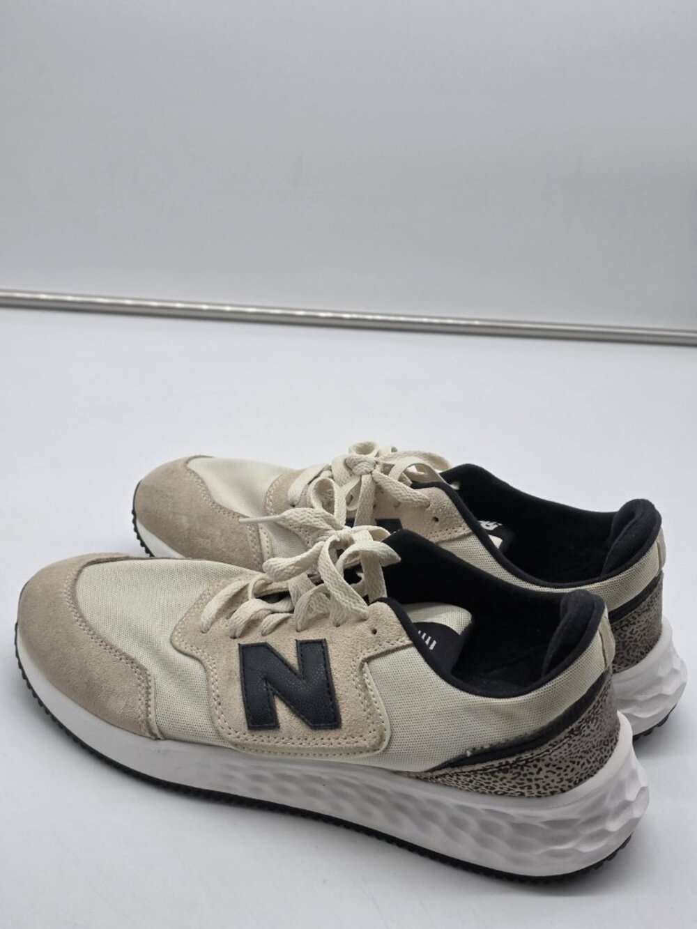 New Balance Fresh Foam X-70 Shoes Womens Size 10 Beige Animal Print Sneakers - Picture 4 of 11